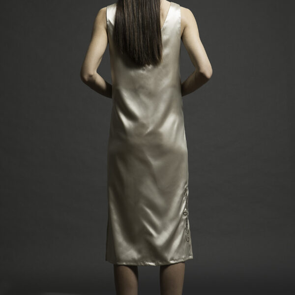 Φόρεμα μπεζ σατέν V Dress