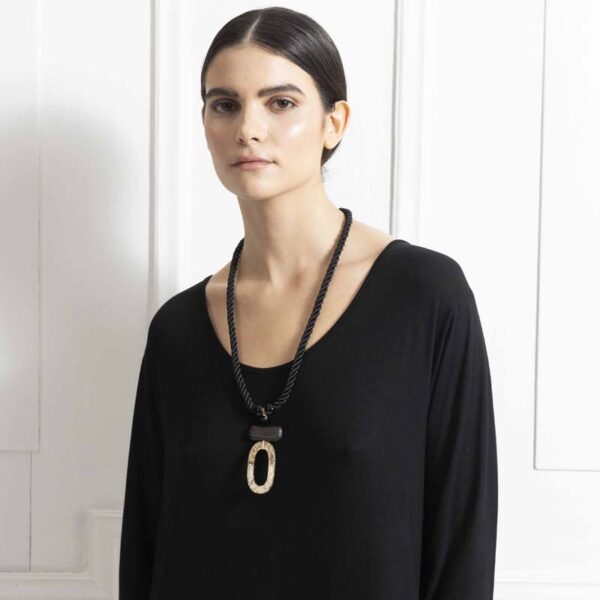 Κολιέ στριφτό κορδόνι